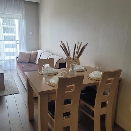 Albatross Towers Z Miejscem Parkingowym