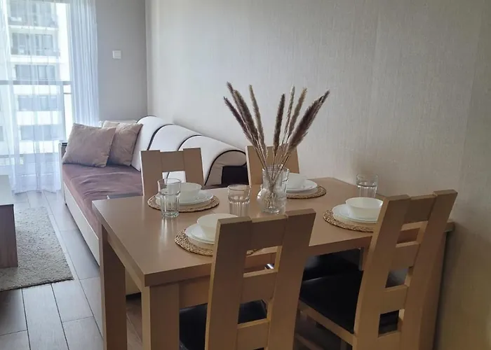 Albatross Towers Z Miejscem Parkingowym